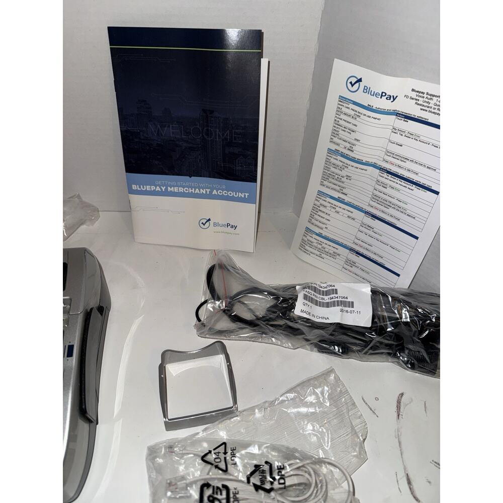 First Data FD130 EMV NFC Dial/IP Credit Card Machine - Picture 4 of 10